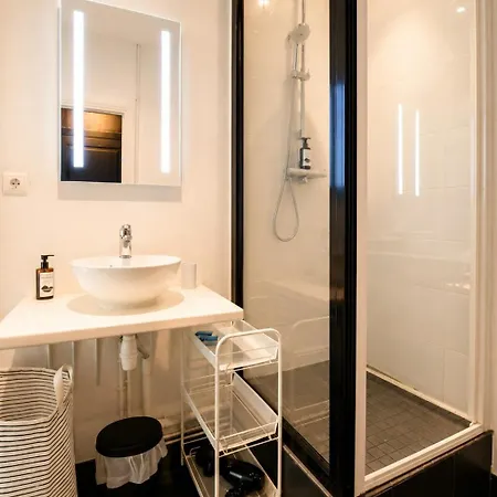 L'insolite - 53m2, Cosy & Proche Cathedrale Apartmán *