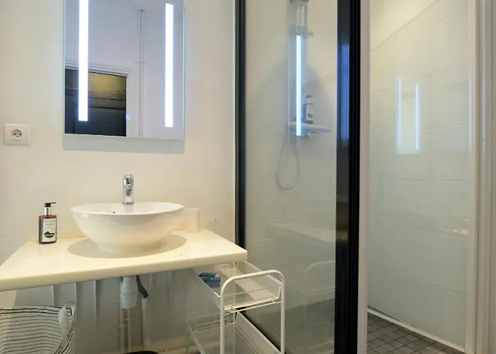 Apartment L'insolite - 53m2, Cosy & Proche Cathedrale Clermont-Ferrand